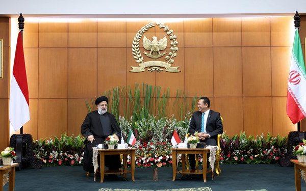 رئیسی در دیدار با رئیس مجلس مشورتی اندونزی : گسترش روابط ایران و اندونزی به نفع جهان اسلام است