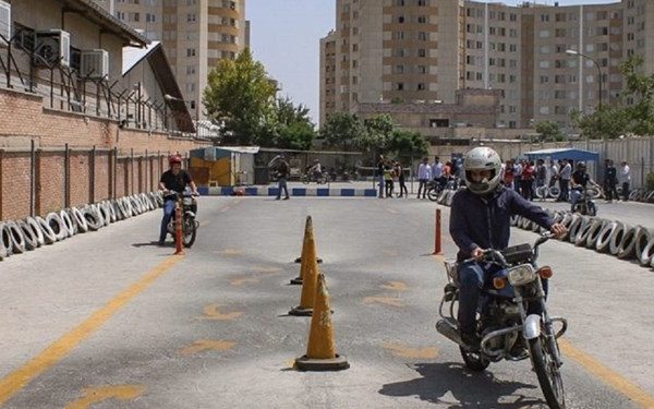 آغاز طرح صدور گواهینامه یک روزه موتورسیکلت در اصفهان