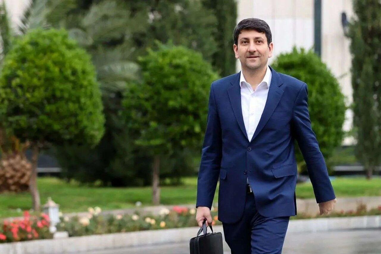 ببینید | وزیر ارتباطات: من بدون هیچ لابی و سفارشی بعنوان وزیر انتخاب شدم ببینید | وزیر ارتباطات: من بدون هیچ لابی و سفارشی بعنوان وزیر انتخاب شدم